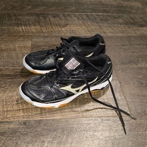 Mizuno Volleyball shoes